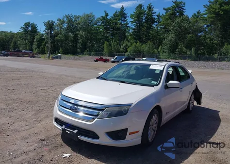 2010 Ford Fusion Hybrid z USA, uszkodzony, nr VIN 3FADP0L3XAR136288